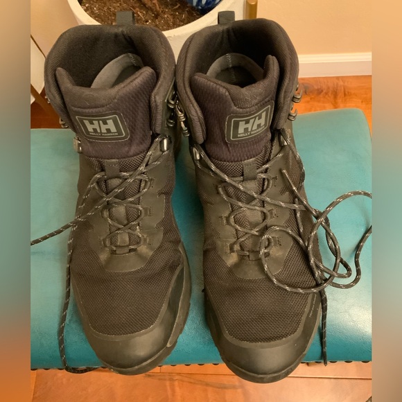 Helly Hansen Men's Black Outdoor Boots - Picture 1 of 9